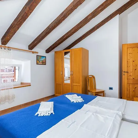 Lungomare Apartman *