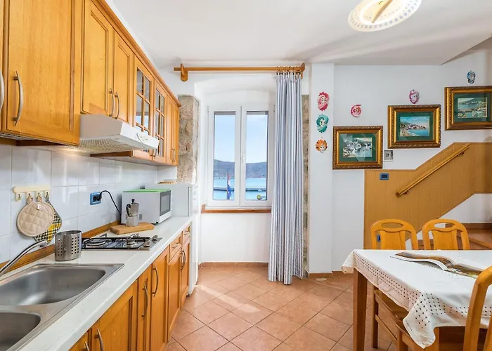 Lungomare Apartman *