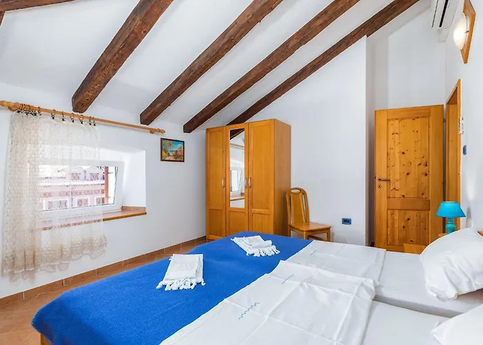 Lungomare Apartman *