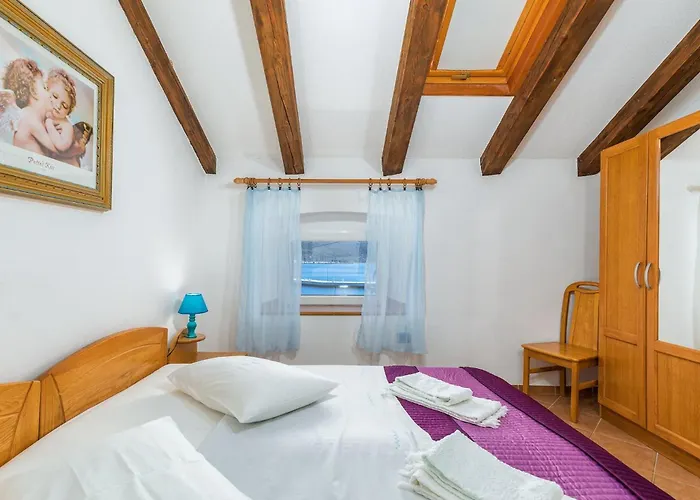 Lungomare Apartman *