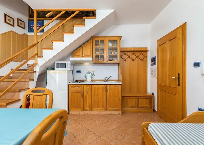 Lungomare Apartman *